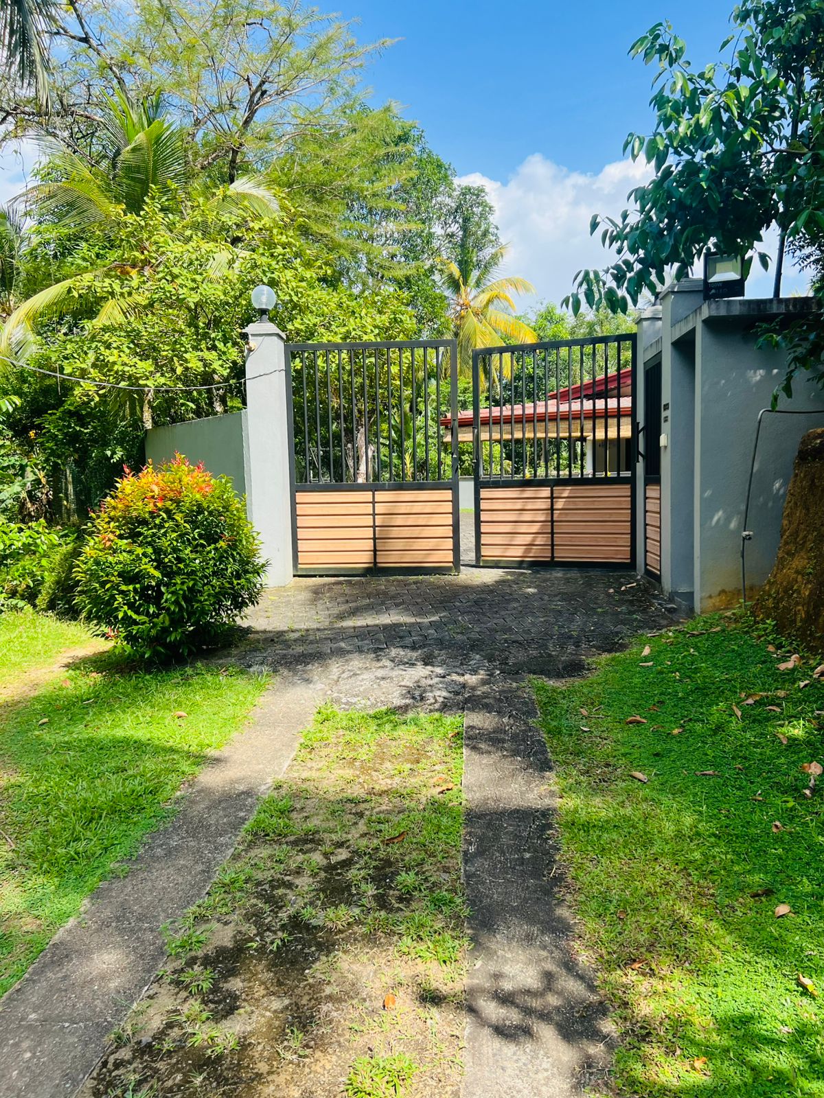 Land for Sale in Akuressa