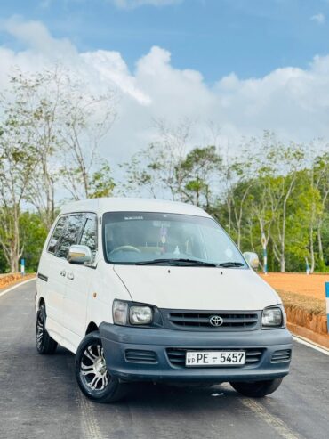Toyota Noah 2002