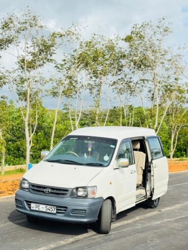 Toyota Noah 2002