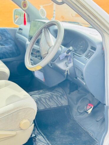 Toyota Noah 2002