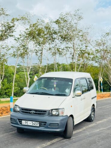 Toyota Noah 2002