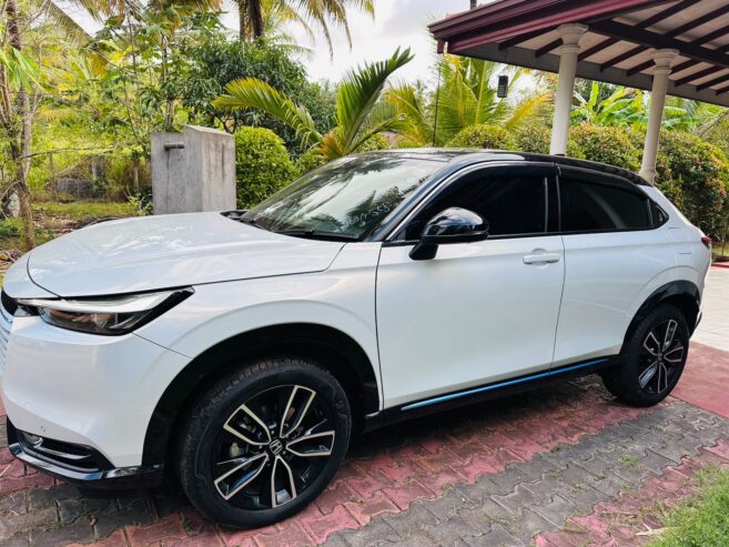 Honda Vezel Z Play Moon Roof 2024