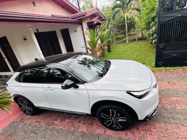 Honda Vezel Z Play Moon Roof 2024