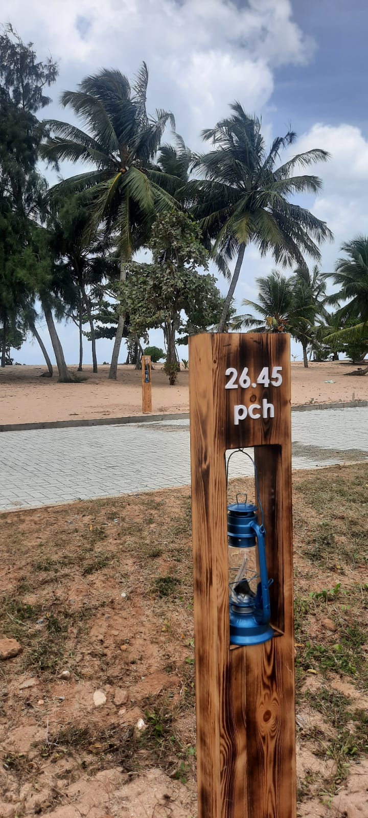 Land in Tangalle between Lagoon and Sea