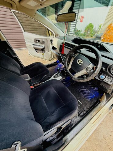 Toyota Aqua Prius C 2014