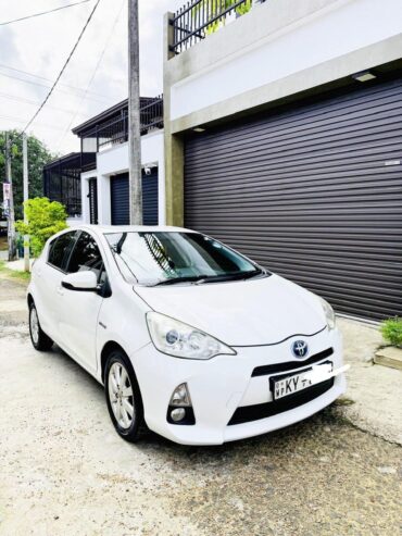 Toyota Aqua Prius C 2014
