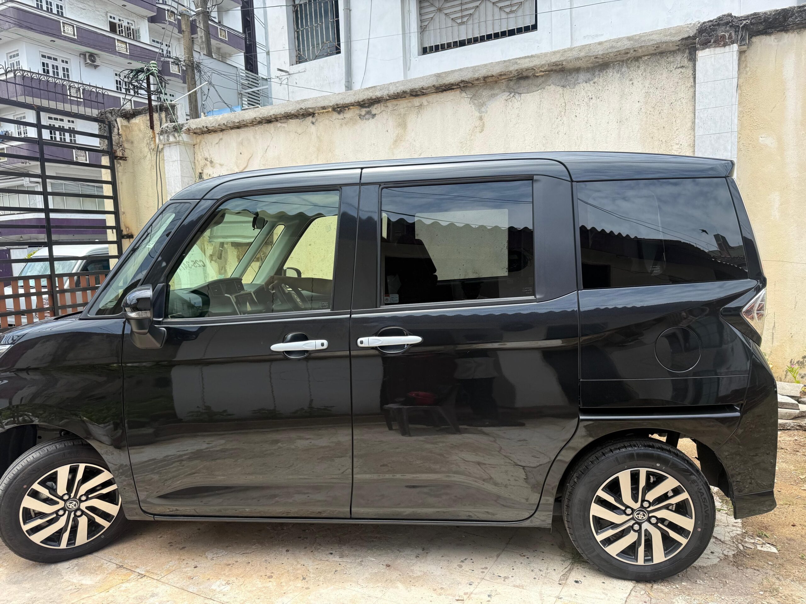 Toyota Roomy Custom G 2024