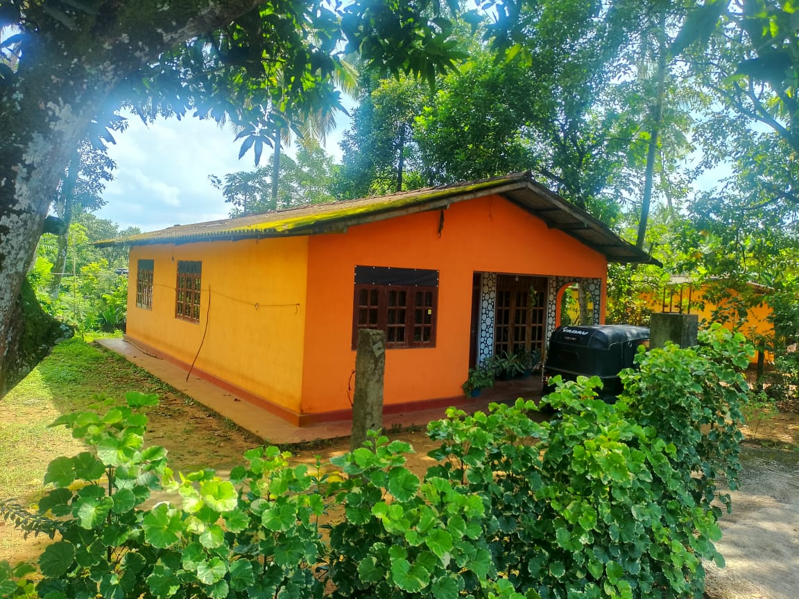 Residential Land with House for Sale – Honiton Place, Awissawella