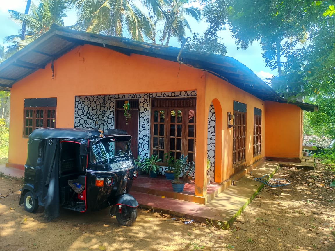 Residential Land with House for Sale – Honiton Place, Awissawella