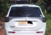Mitsubishi Outlander PHEV 2014