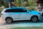 Mitsubishi Outlander PHEV 2014