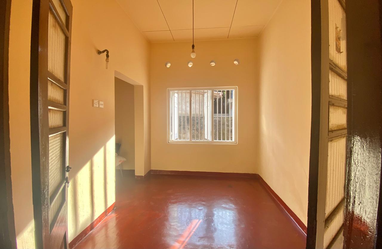 Colonial Type House Sale in Katukurunda, Kalutara