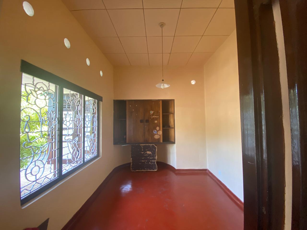 Colonial Type House Sale in Katukurunda, Kalutara