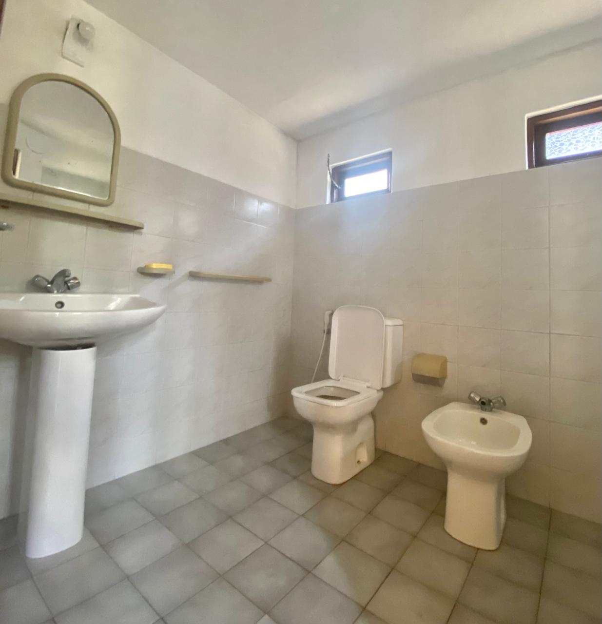 Colonial Type House Sale in Katukurunda, Kalutara