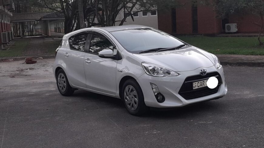 Toyota Aqua 2015