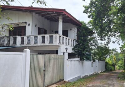 Five Bed Roomed Spacious Land with House in Battaramulla for Sale