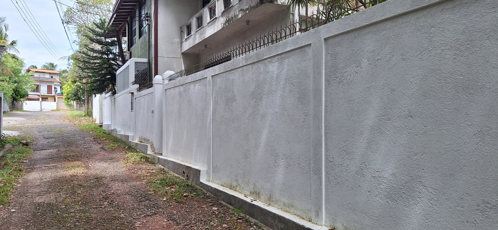 Five Bed Roomed Spacious Land with House in Battaramulla for Sale