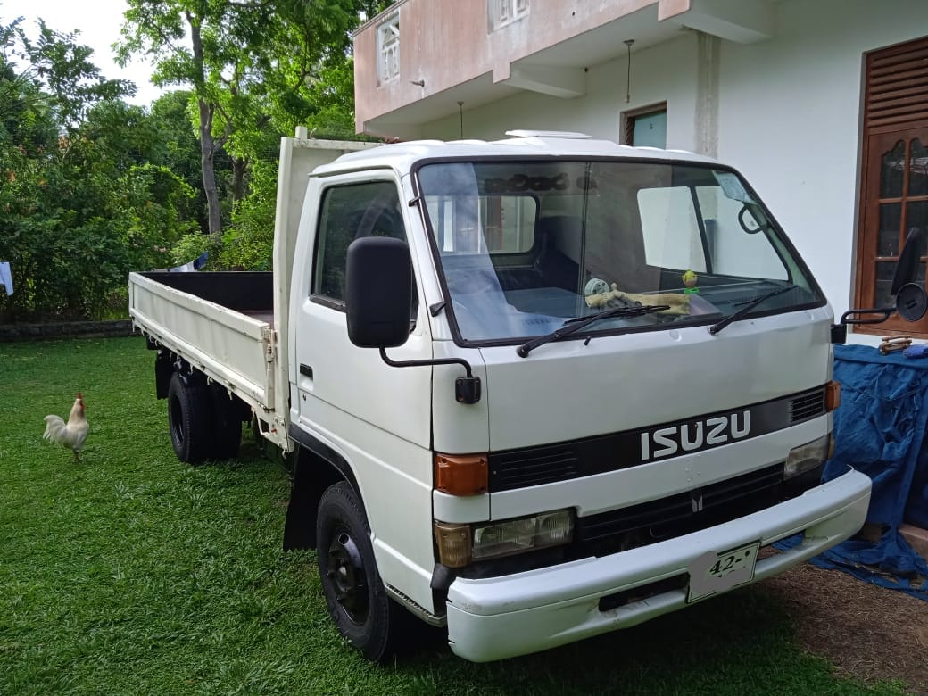 Isuzu Elf 1985