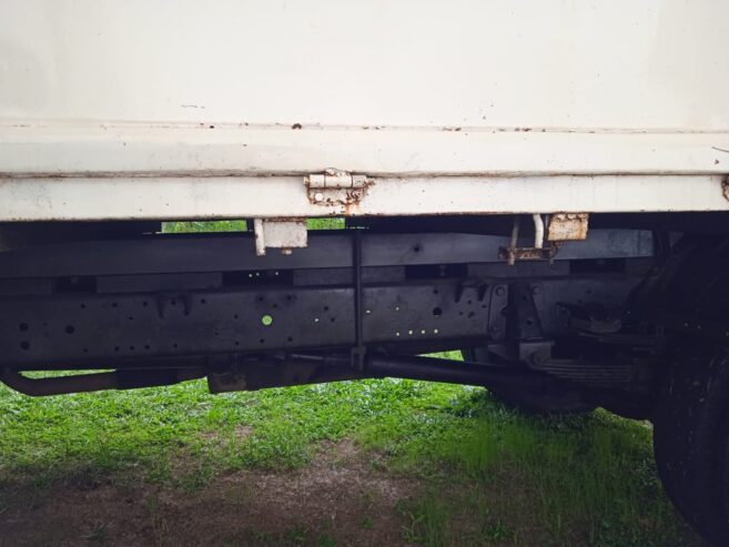 Isuzu Elf 1985