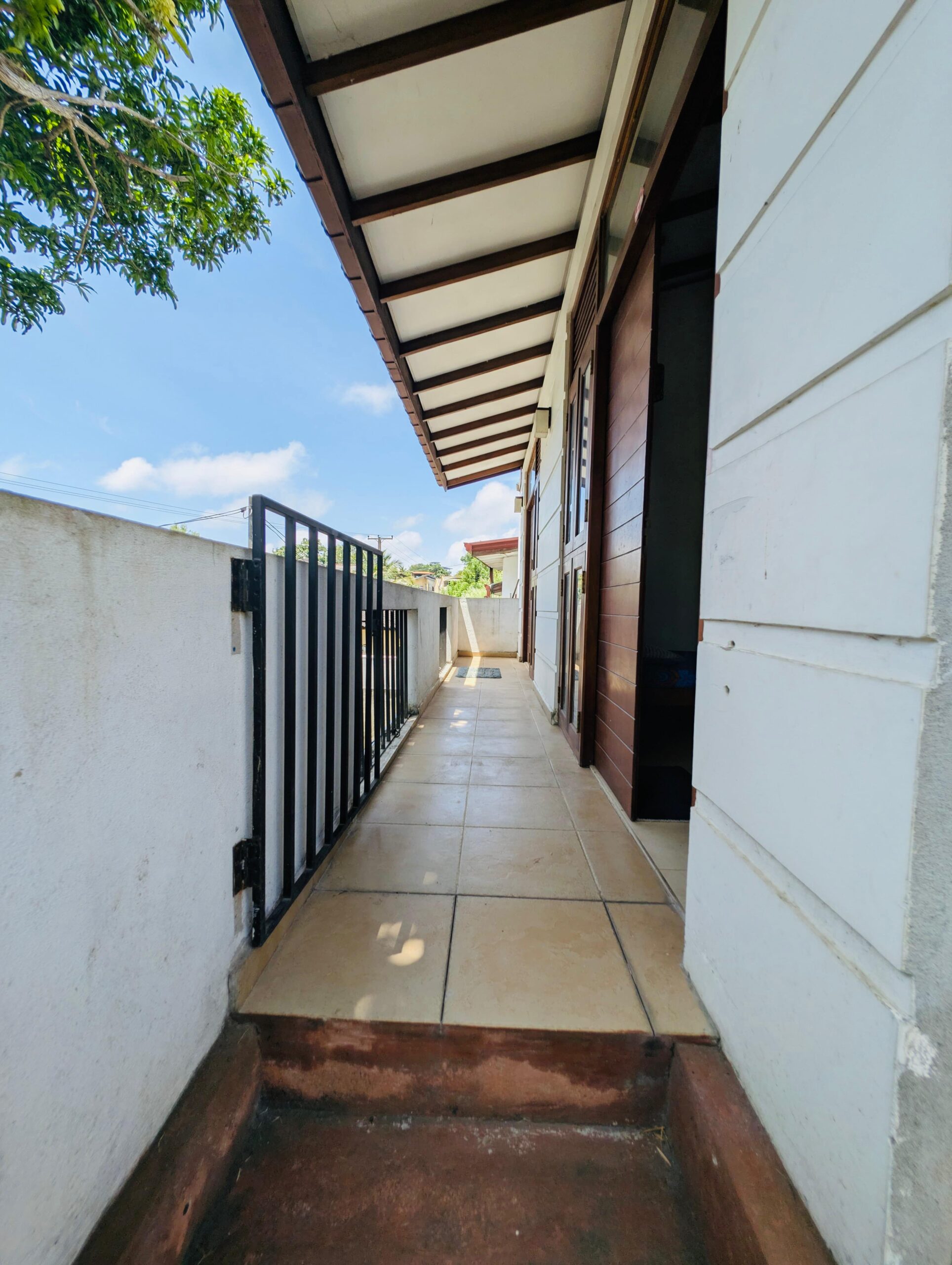 Architect-Designed Luxury House for Sale (Anandarama Road) Moratuwa