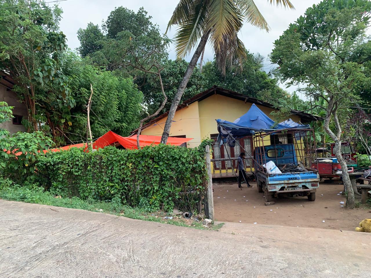 Land with House for Sale in Kadawatha Town