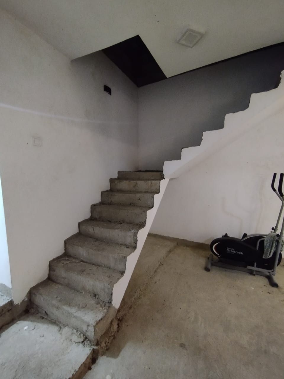 නිවසක් විකිණීමට – මහනුවර නගරය