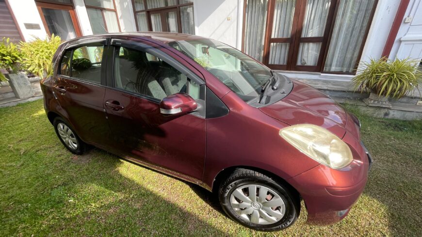 Toyota Vitz KSP-90 2010