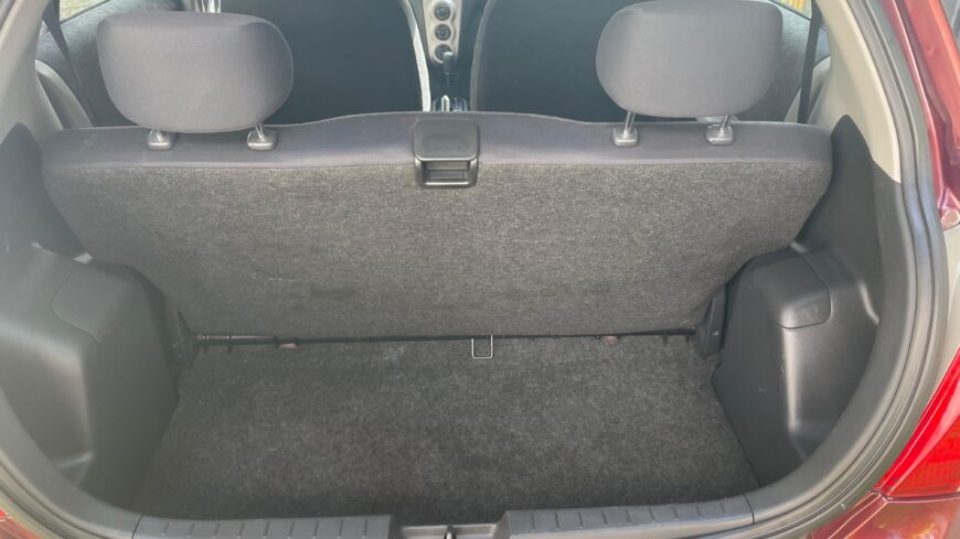 Toyota Vitz KSP-90 2010