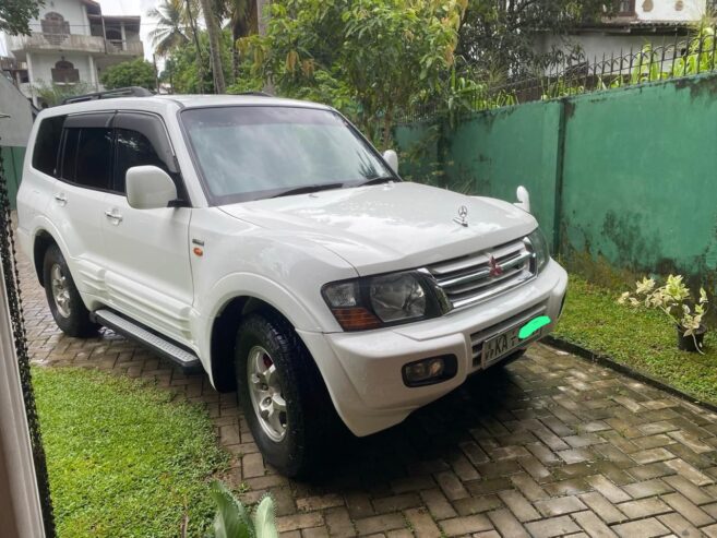 Mitsubishi Montero 2000