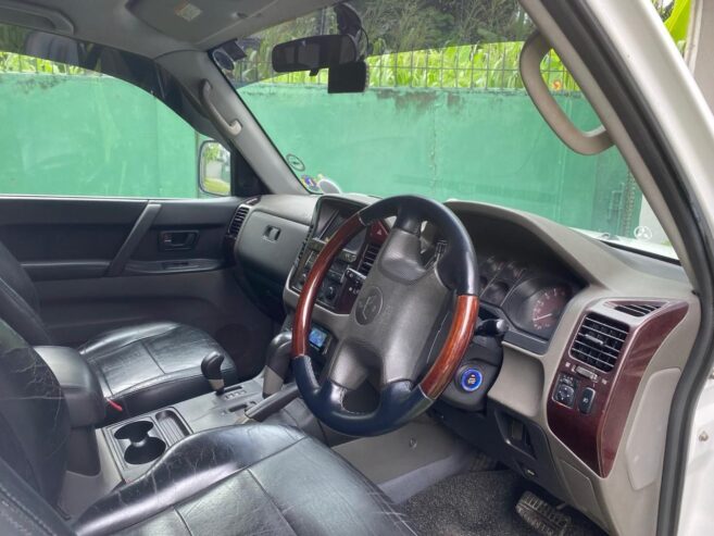 Mitsubishi Montero 2000