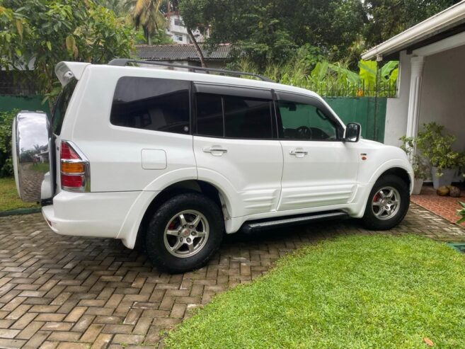 Mitsubishi Montero 2000