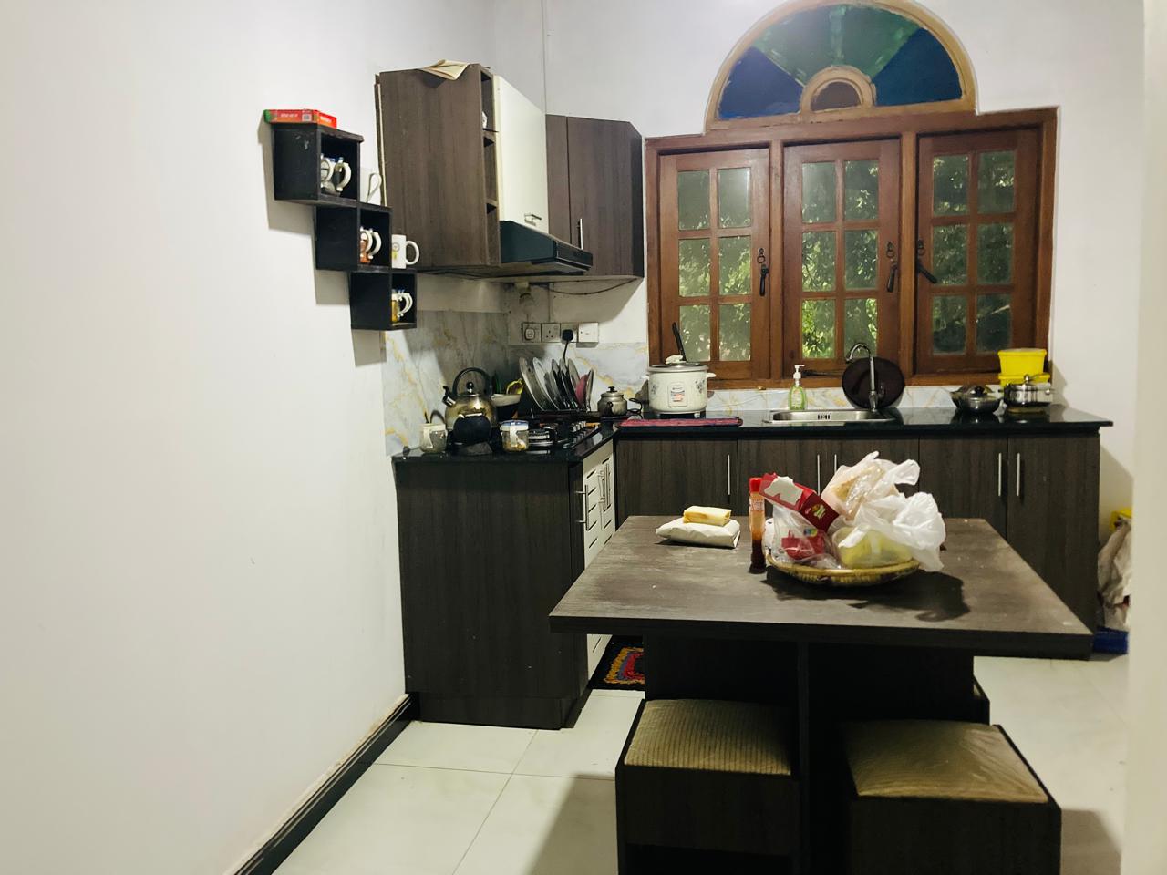 අඟනා දෙමහල් නිවසක් විකිණිමට