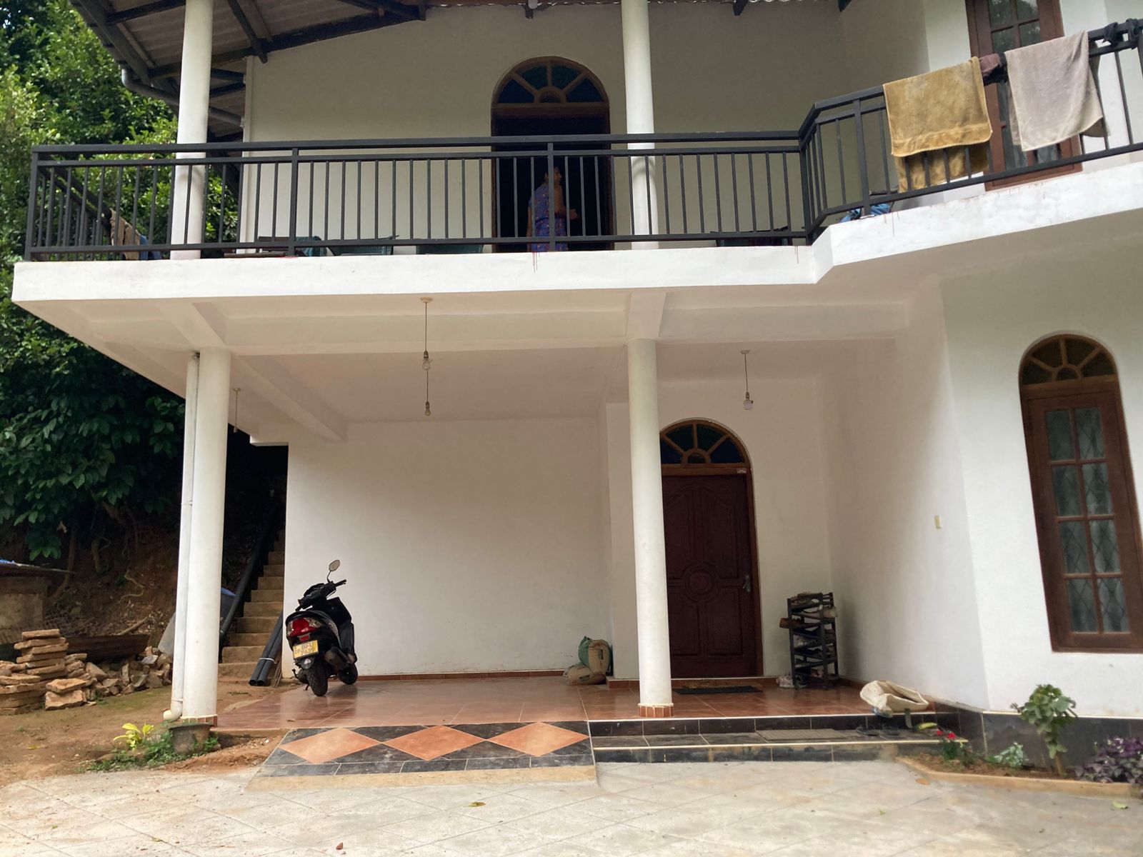 අඟනා දෙමහල් නිවසක් විකිණිමට