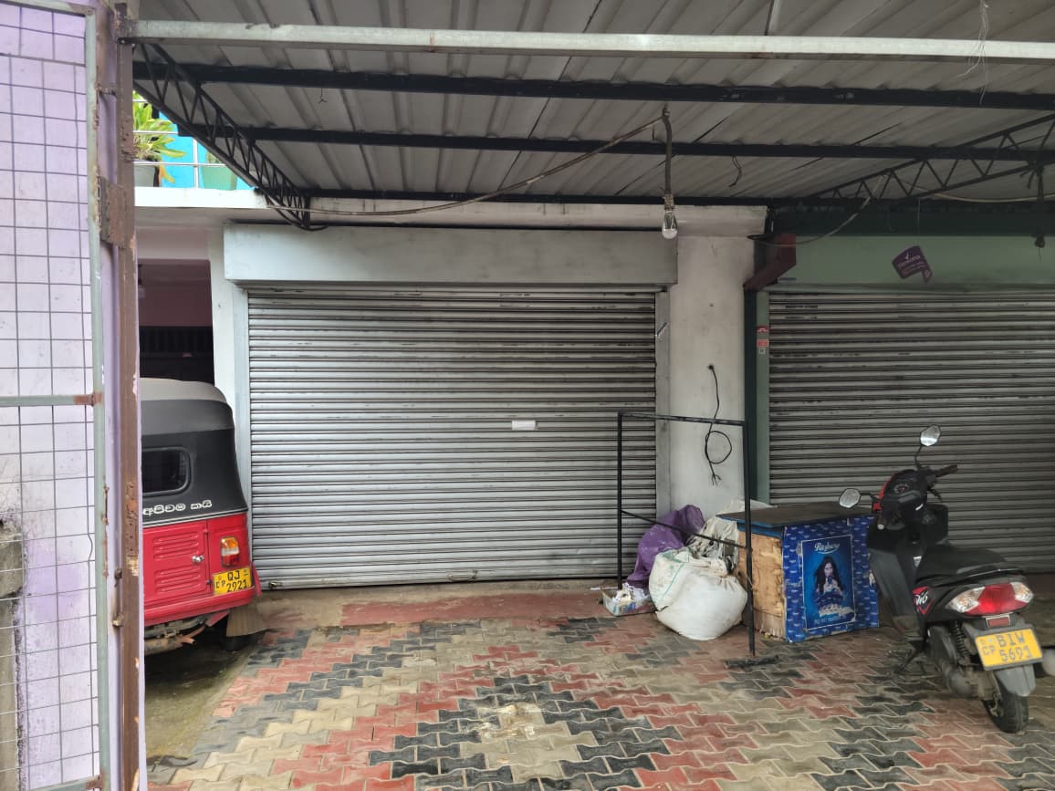 නිවාස සහ කඩ කමර විකිනිමට