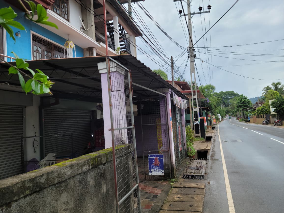 නිවාස සහ කඩ කමර විකිනිමට