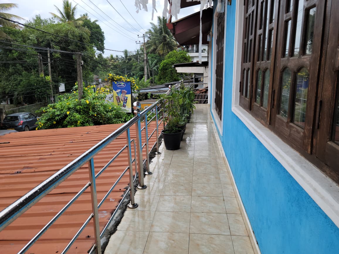 නිවාස සහ කඩ කමර විකිනිමට