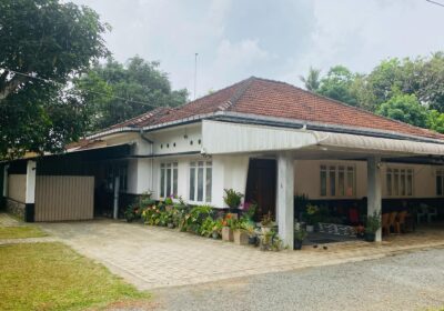 House for Sale in Kalutara Just 100m from Main Road (37 perches)