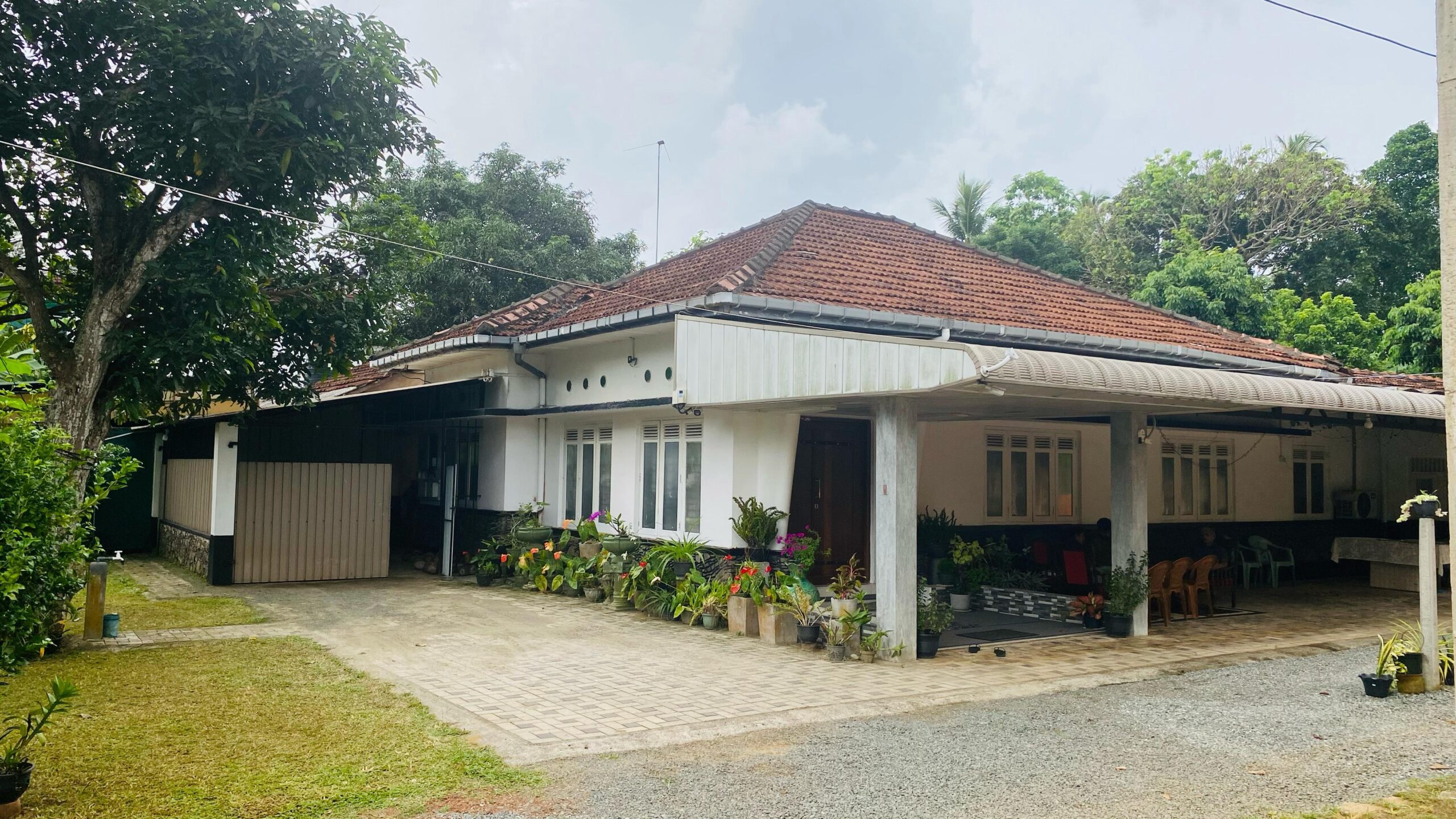 House for Sale in Kalutara Just 100m from Main Road (37 perches)