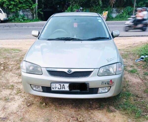 Mazda Familia 323 2000