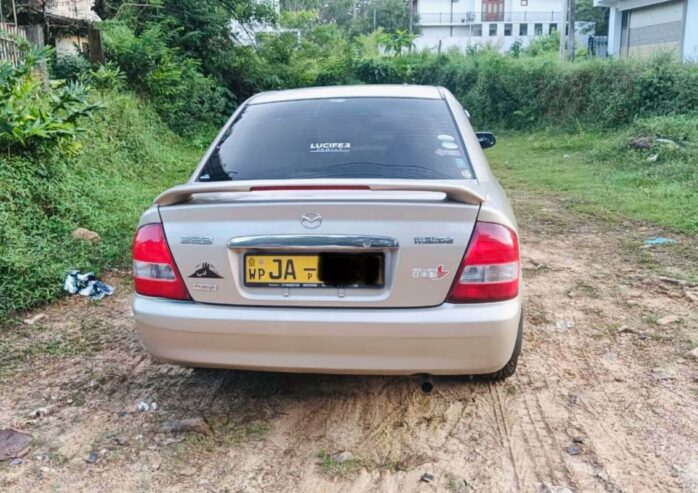 Mazda Familia 323 2000