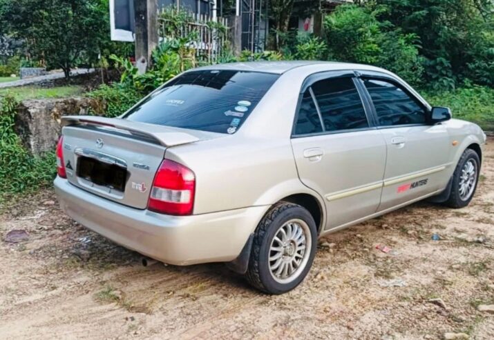 Mazda Familia 323 2000