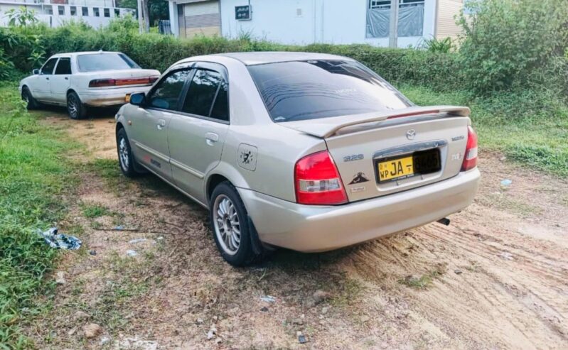 Mazda Familia 323 2000