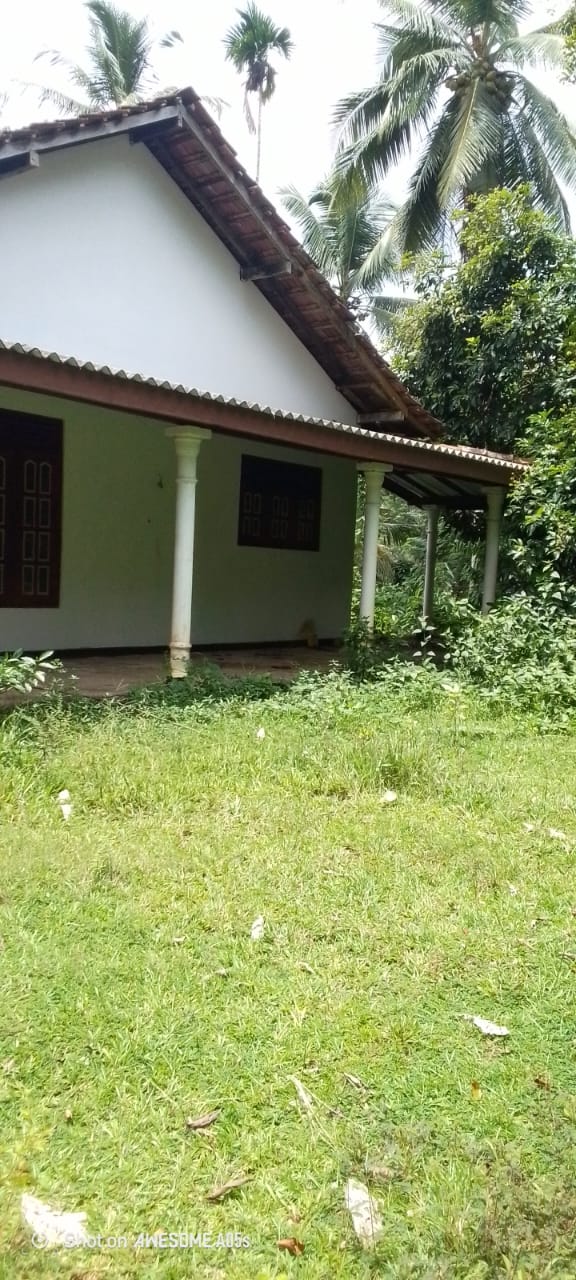 Land for Sale with House in Padukka