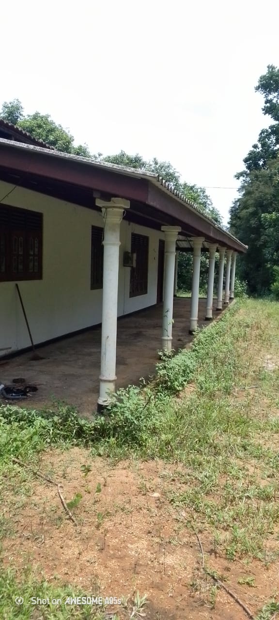 Land for Sale with House in Padukka