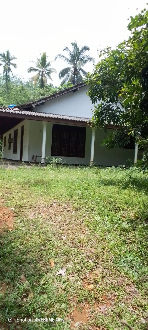 Land for Sale with House in Padukka