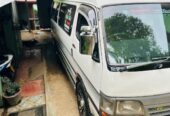 Toyota Hiace 2000