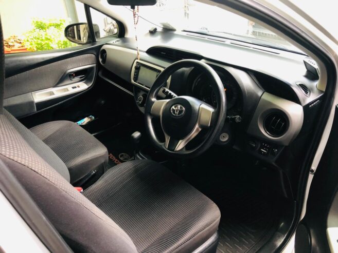 Toyota Vitz 2015