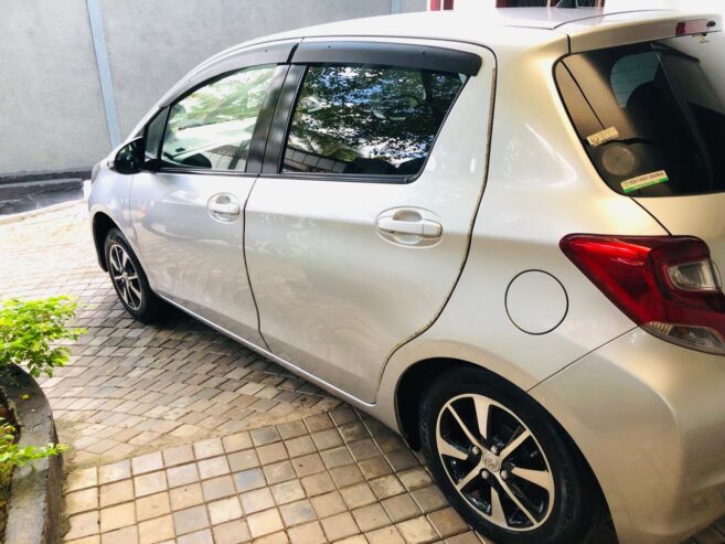 Toyota Vitz 2015