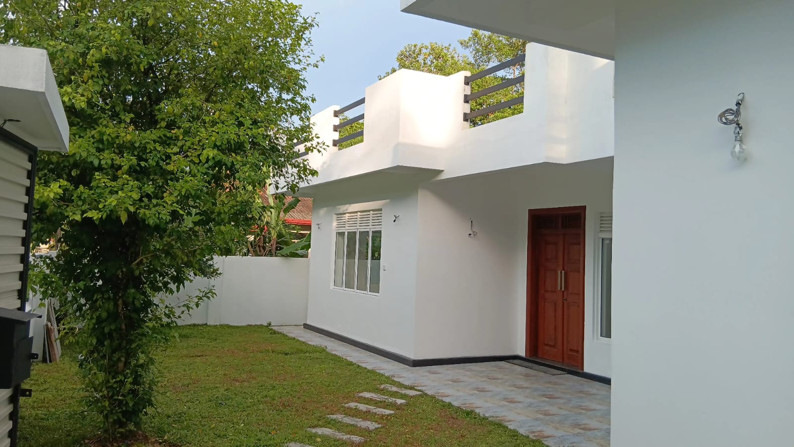 🏡 Newly Renovated Modern Home for Sale – Wewala, Horana!
