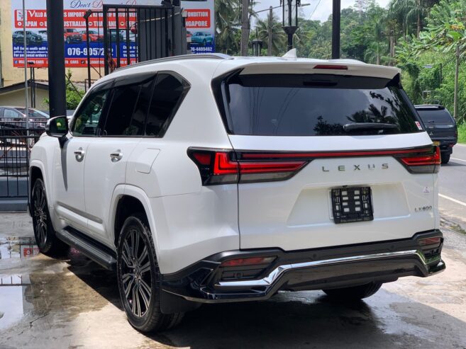 Lexus LX600 2024